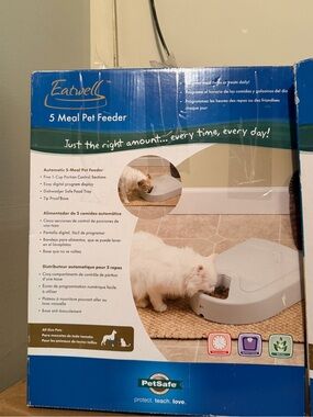 Eatwell 5-Meal Pet Feeder - White